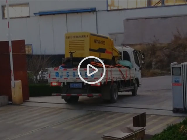 山東力源機械40細石混凝土泵廠(chǎng)家發(fā)貨，發(fā)往寧波走起來(lái)